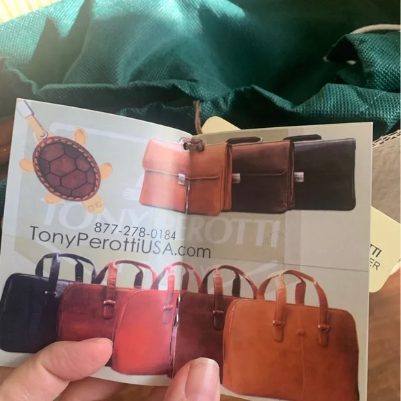 Brown Leather Laptop Bag with Structured Design - Picture 9 of 16